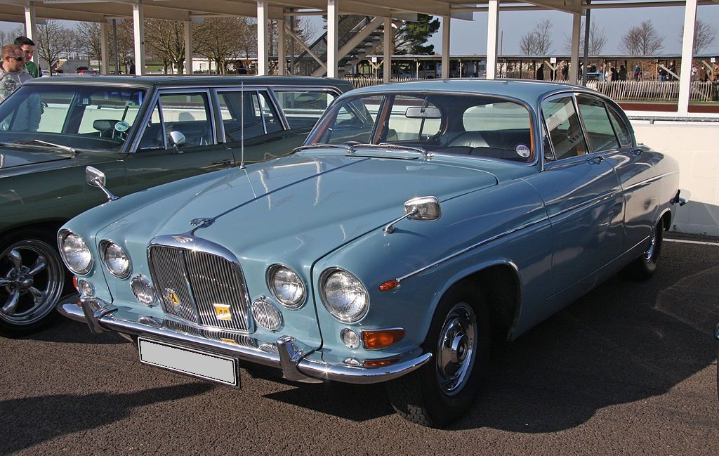 Jaguar 420 G in Hellblau