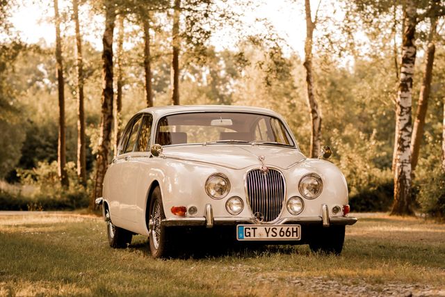 Der weiße Jaguar S-Type