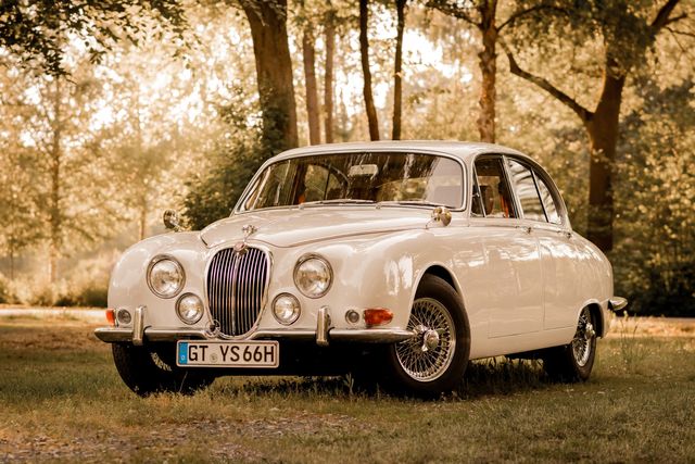 Der weiße Jaguar S-Type