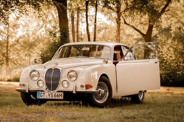 Der weiße Jaguar S-Type