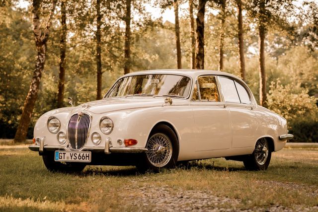 Der weiße Jaguar S-Type