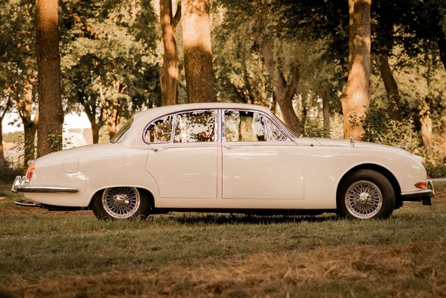 Der weiße Jaguar S-Type