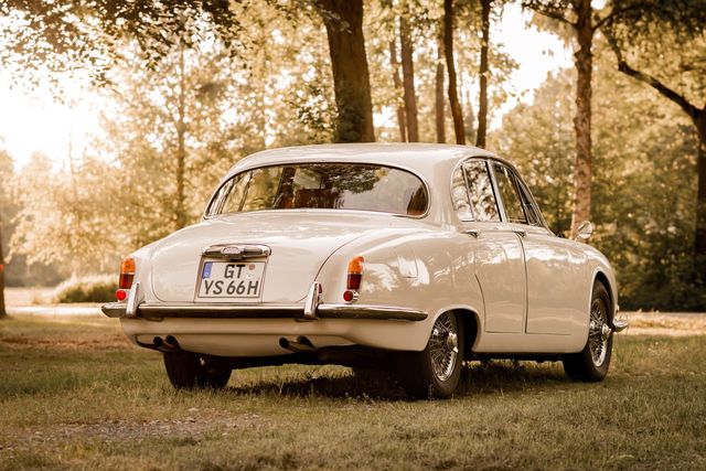 Der weiße Jaguar S-Type