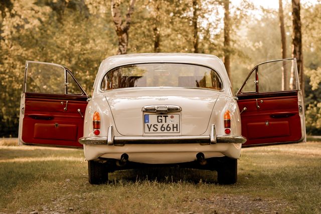 Der weiße Jaguar S-Type