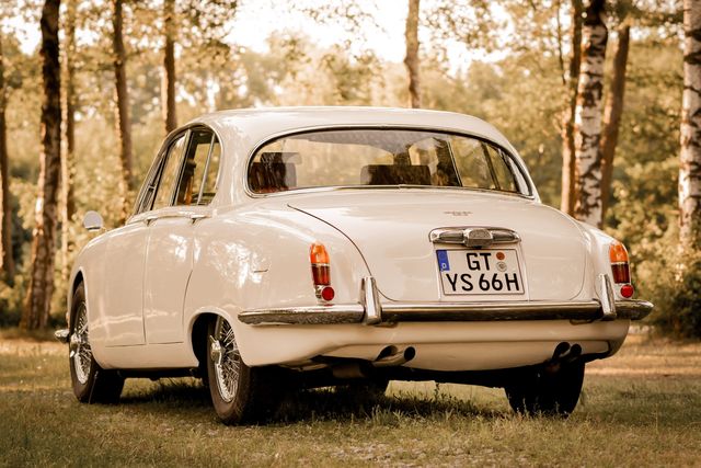 Der weiße Jaguar S-Type